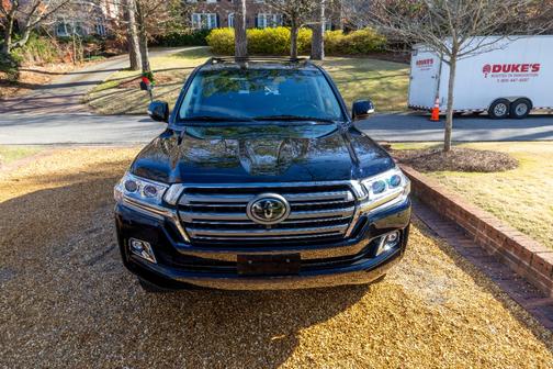 2021 Toyota Land Cruiser Base