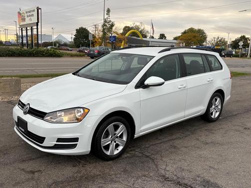 White 2015 Volkswagen Golf SportWagen TDI S 4-Door