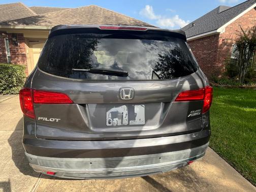 Gray 2017 Honda Pilot Elite