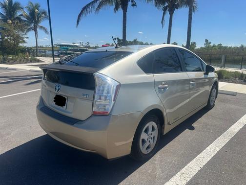2010 Toyota Prius IV