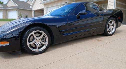 Black 2002 Chevrolet Corvette Base