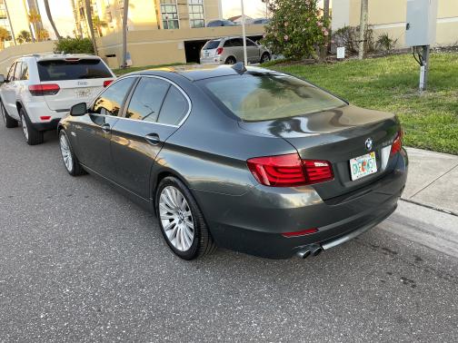 2011 BMW 528 i