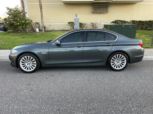 2011 BMW 528 i
