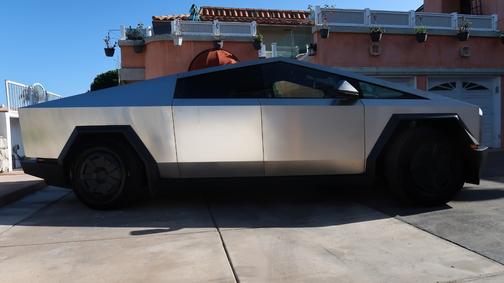 2025 Tesla Cybertruck AWD