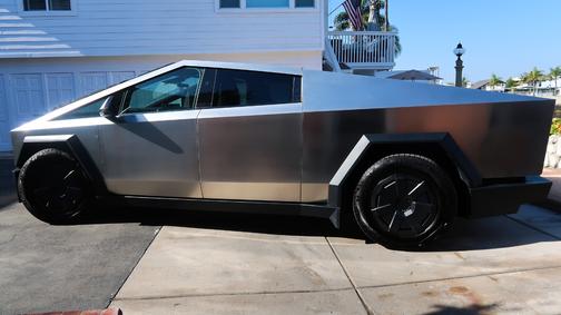 2025 Tesla Cybertruck AWD