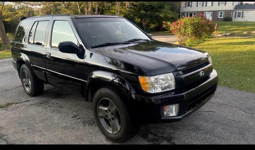 Black 2003 INFINITI QX4 Base