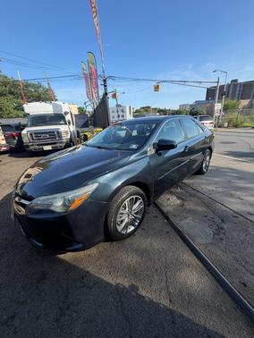Gray 2017 Toyota Camry SE