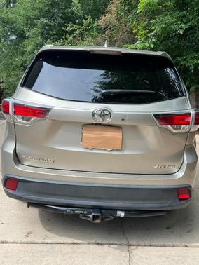 Gold 2014 Toyota Highlander XLE