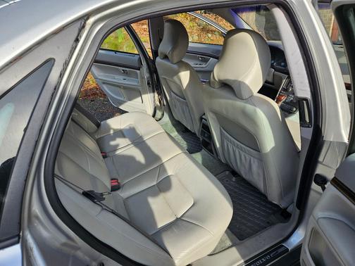 Silver 2000 Volvo S80 2.9