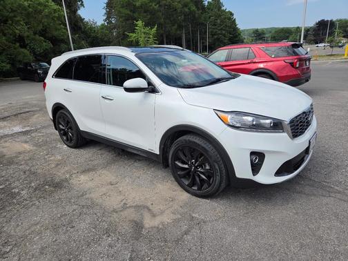 White 2020 Kia Sorento EX