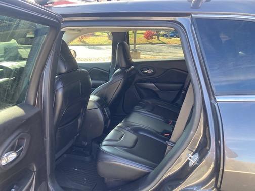 2021 Jeep Cherokee Latitude Plus