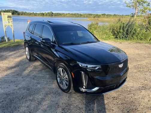 Black 2021 Cadillac XT6 Premium Luxury AWD