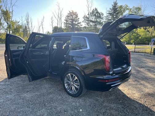 Black 2021 Cadillac XT6 Premium Luxury AWD