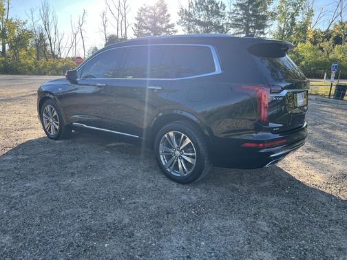 Black 2021 Cadillac XT6 Premium Luxury AWD