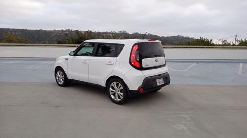 White 2014 Kia Soul +
