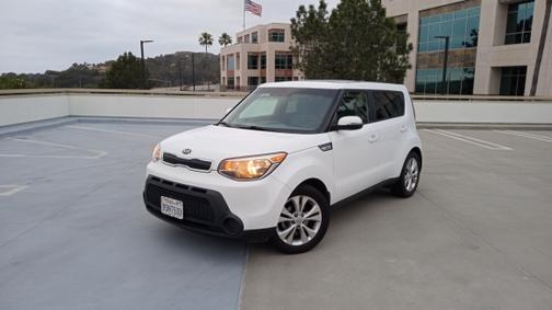 White 2014 Kia Soul +