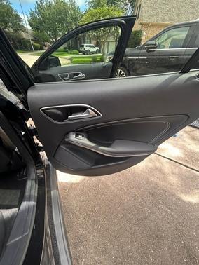 Black 2018 Mercedes-Benz GLA 250 Base