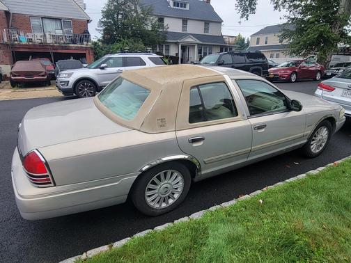 Silver 2009 Mercury Grand Marquis LS