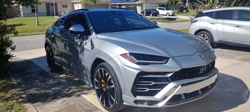 2020 Lamborghini Urus Base