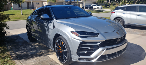 2020 Lamborghini Urus Base