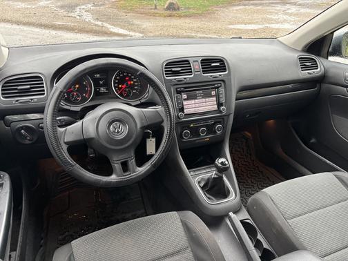 Gray 2011 Volkswagen Jetta SportWagen S