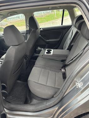 Gray 2011 Volkswagen Jetta SportWagen S