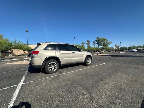 Gold 2014 Jeep Grand Cherokee Limited