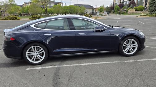Blue 2014 Tesla Model S 85