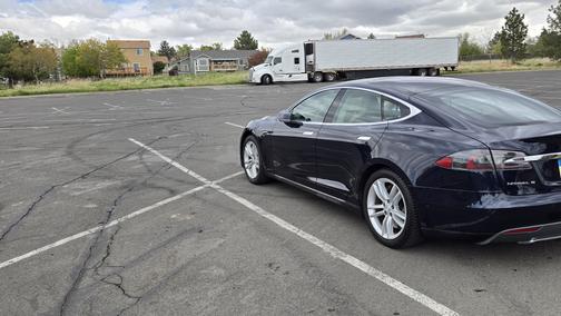 Blue 2014 Tesla Model S 85