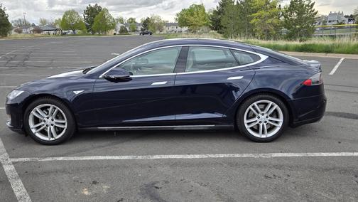 Blue 2014 Tesla Model S 85
