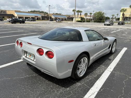 Silver 1998 Chevrolet Corvette Base