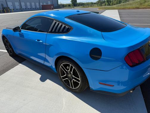 2017 Ford Mustang EcoBoost Premium