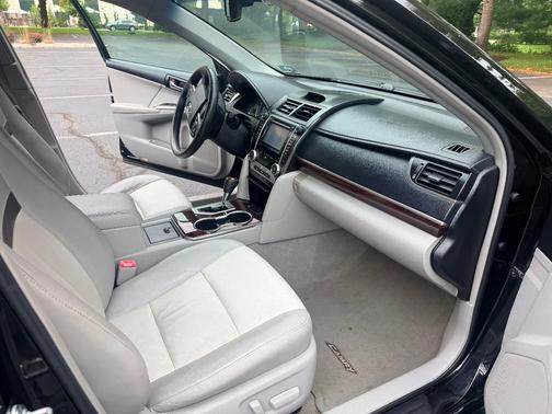 Black 2012 Toyota Camry XLE