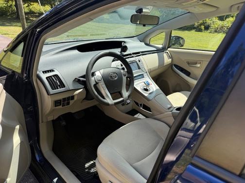 2013 Toyota Prius Two