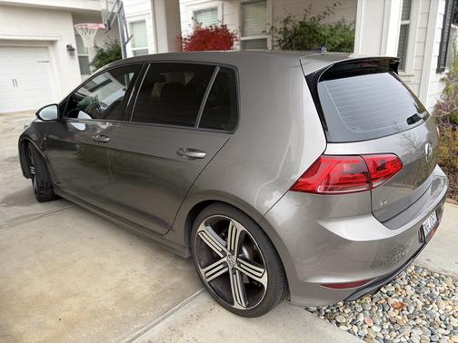 2016 Volkswagen Golf R 4-Door