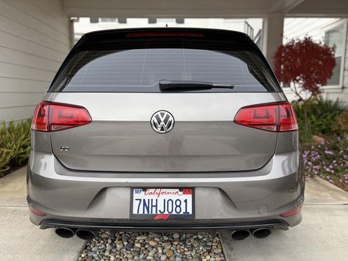 2016 Volkswagen Golf R 4-Door