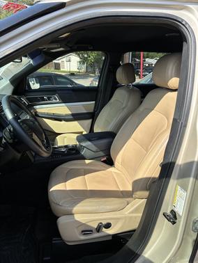 Beige 2017 Ford Explorer XLT