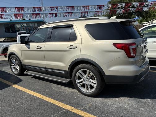 Beige 2017 Ford Explorer XLT