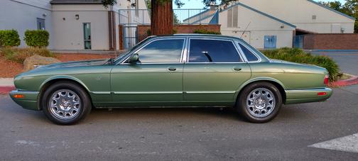 1999 Jaguar XJ Base