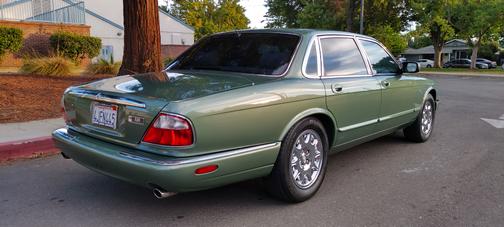 1999 Jaguar XJ Base