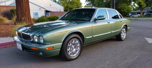 1999 Jaguar XJ Base