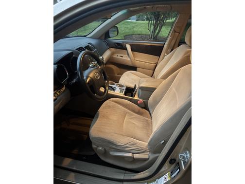 2012 Toyota Highlander Base
