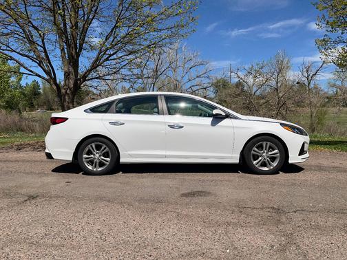 White 2018 Hyundai SONATA SEL