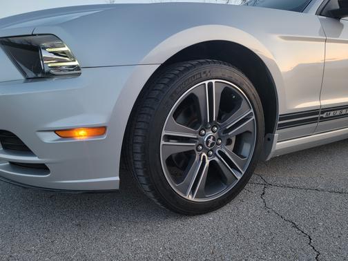 2013 Ford Mustang V6
