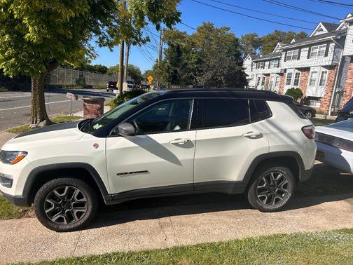 White 2018 Jeep Compass Trailhawk