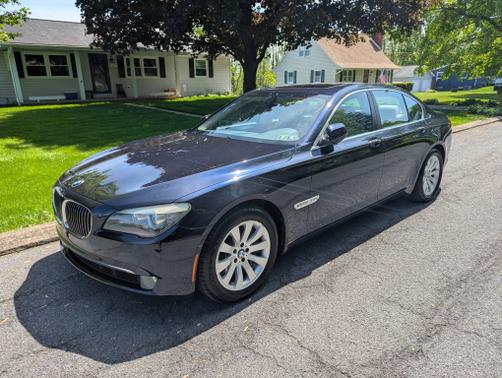 2011 BMW 750 i xDrive