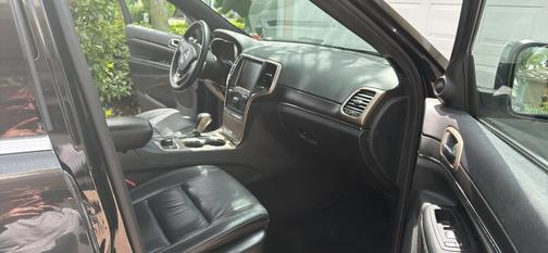 Black 2016 Jeep Grand Cherokee Limited