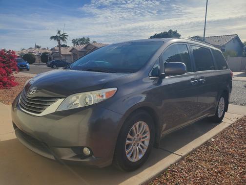 2013 Toyota Sienna XLE