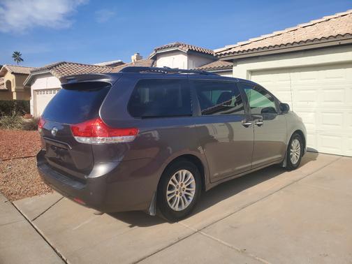 2013 Toyota Sienna XLE