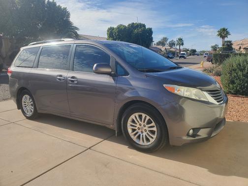 2013 Toyota Sienna XLE